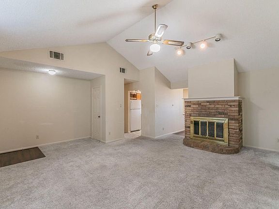 4th image of 262 Pinyon Ln