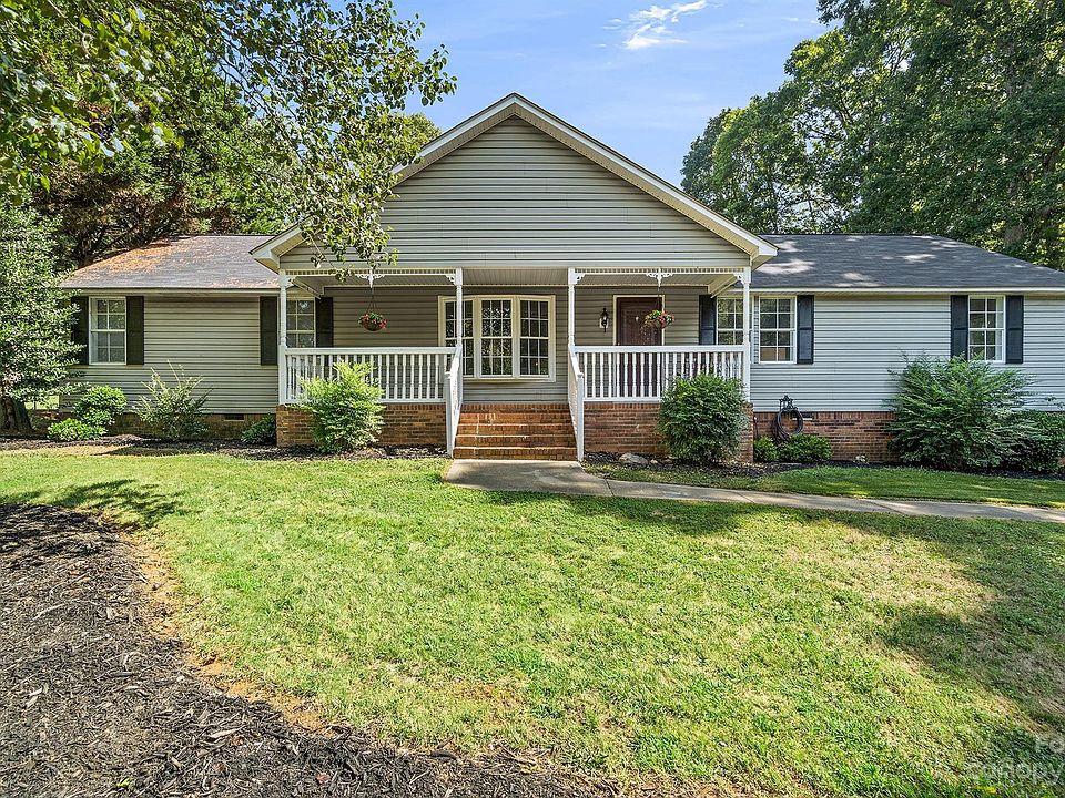 1st image of 181 Hickory Creek Dr