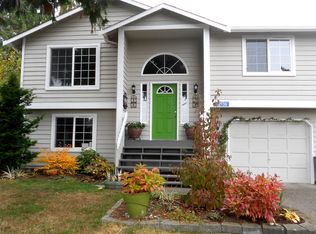 12136 Muir Field Ct, Burlington, WA 98233