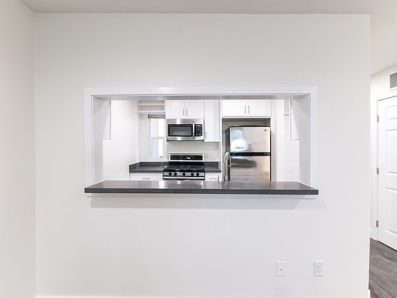 4th image of 1943 Tamarind Ave APT 103