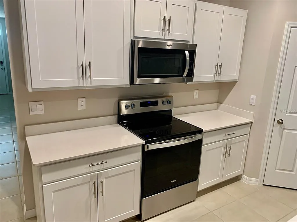 4 bed, 2.0 bath, 1752 sqft, $1,900 — Photo 3