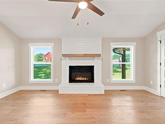 3rd image of 1528 New Light Rd