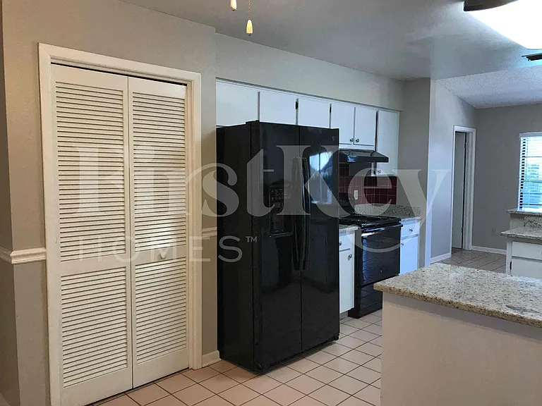 16219 Pebblebrook Dr — Photo 7