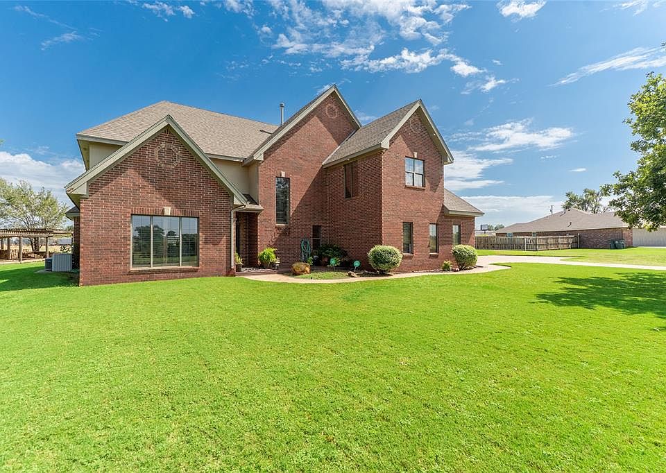 1st image of 107 Stratton Ln