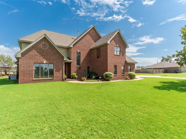 107 Stratton Ln, Clinton, OK 73601