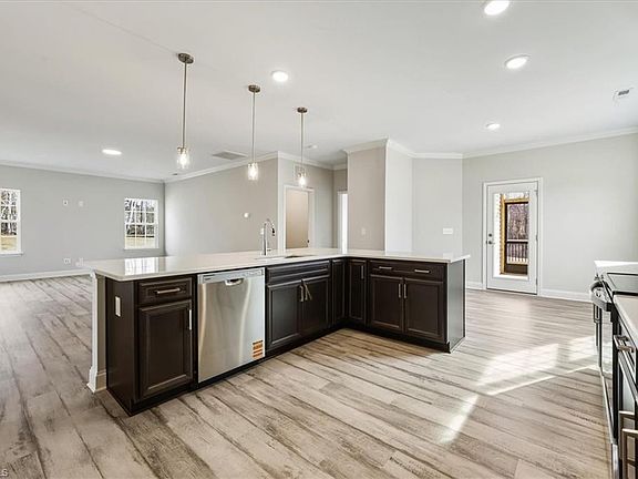5th image of 513 Stonewell Ct #38