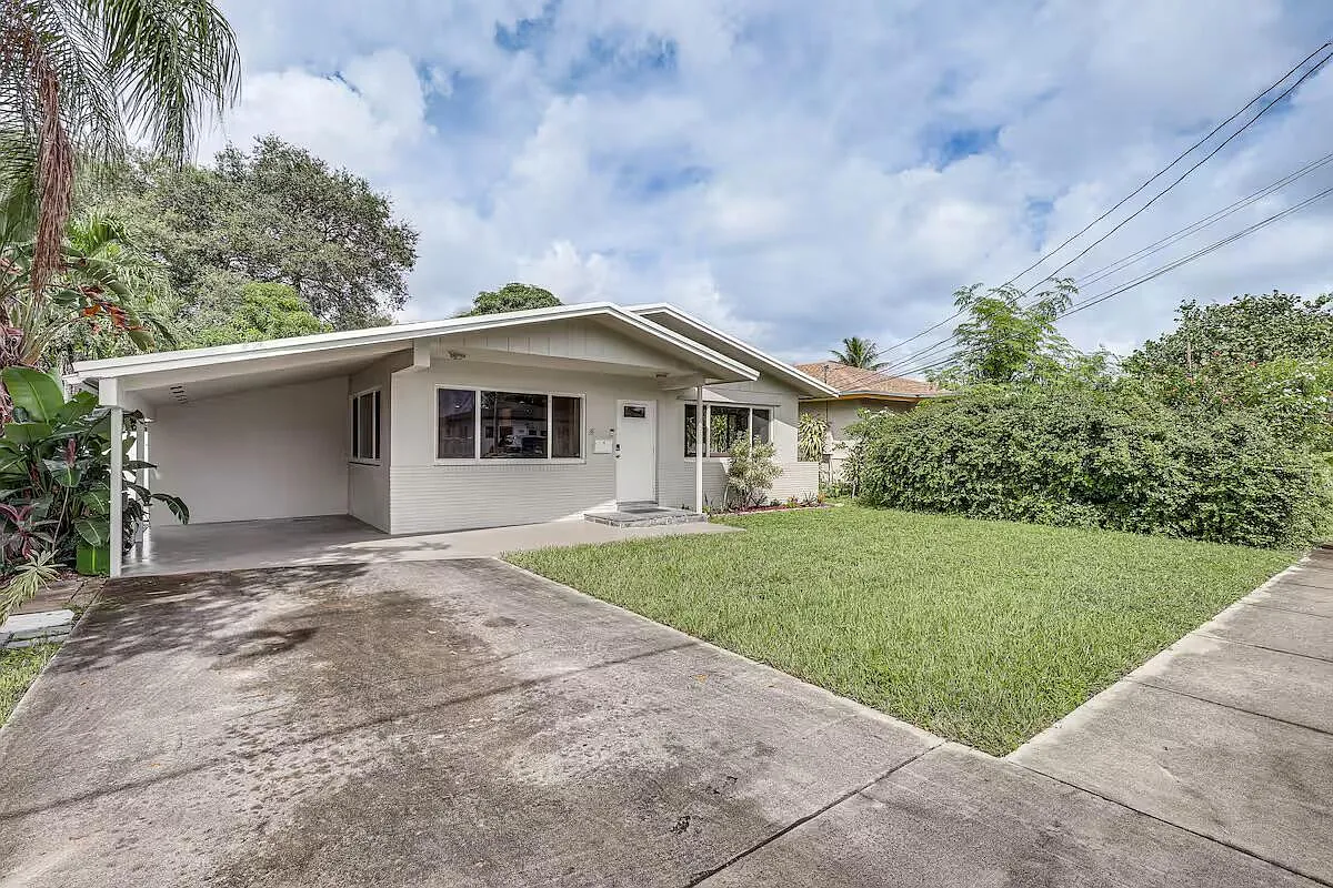3 bed, 2.0 bath, 1500 sqft, $4,300 — Photo 3
