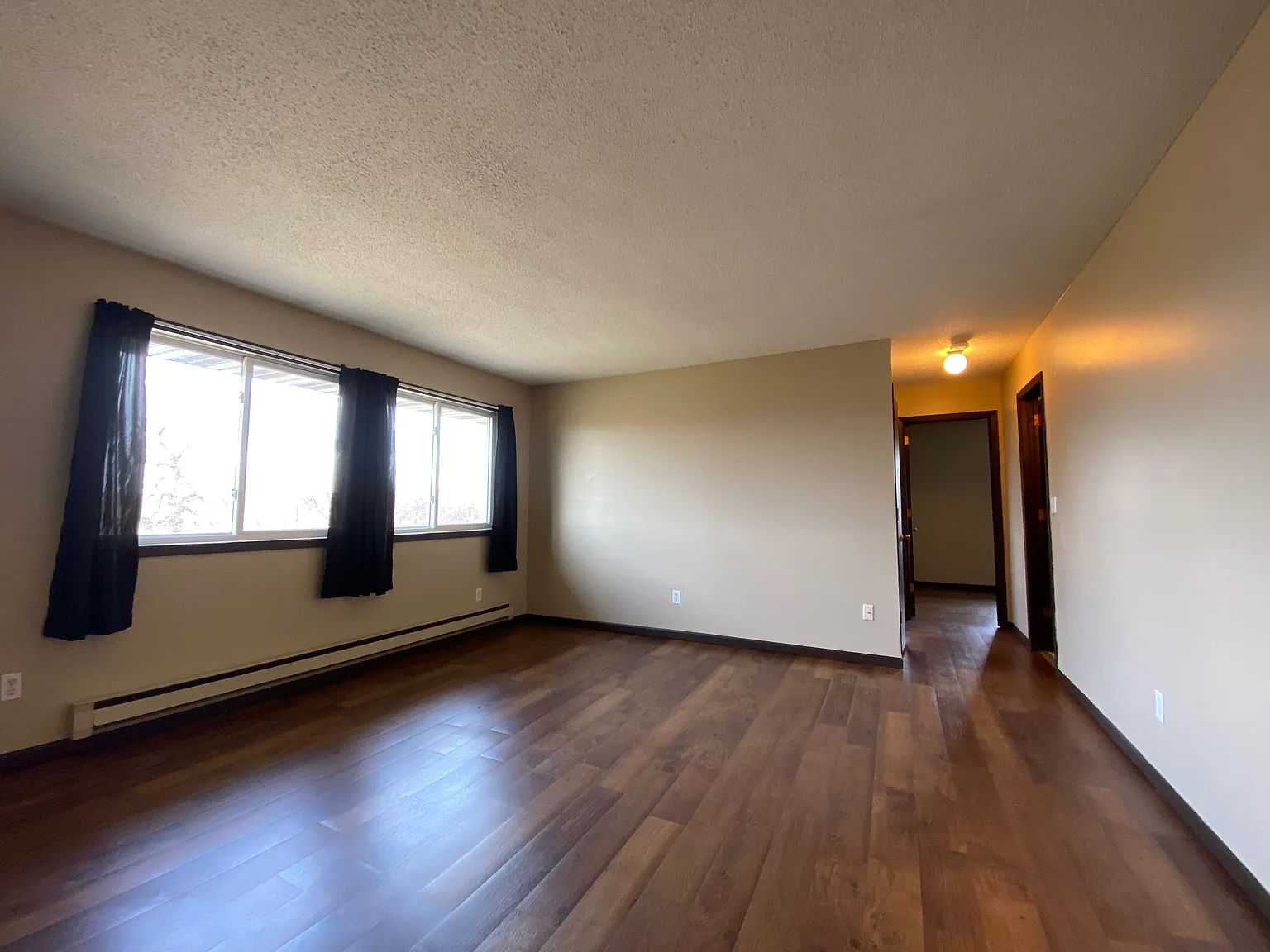 Parkside Apartments - Unit 5 — Photo 2