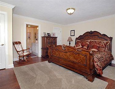 5th image of 5043 Whispering Pines Ln
