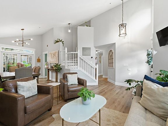 3rd image of 28 Winestone Court