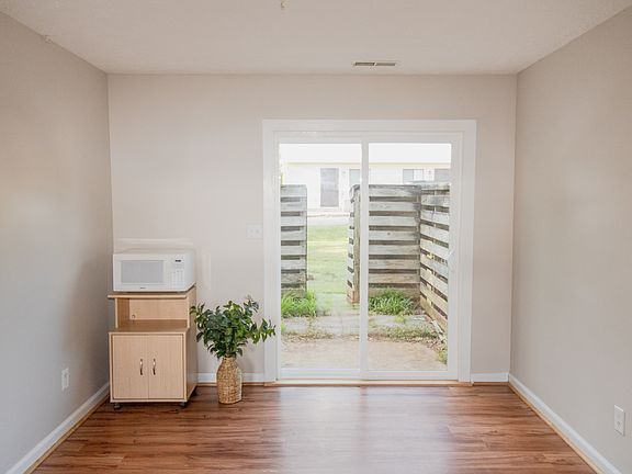 4th image of 14 Countryplace Ln