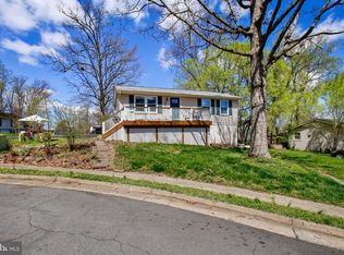 105 Salem Ct SE, Leesburg, VA