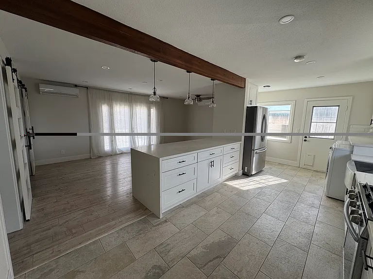 14332 Valeda Dr — Photo 2