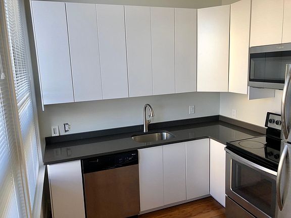 3rd image of 20 Marietta St NW APT 16D