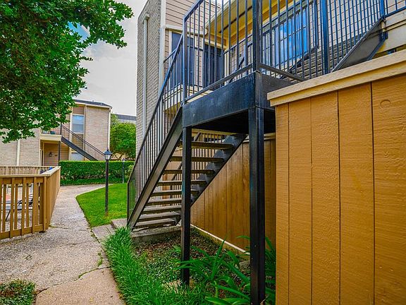 4th image of 706 Bering Dr #706H