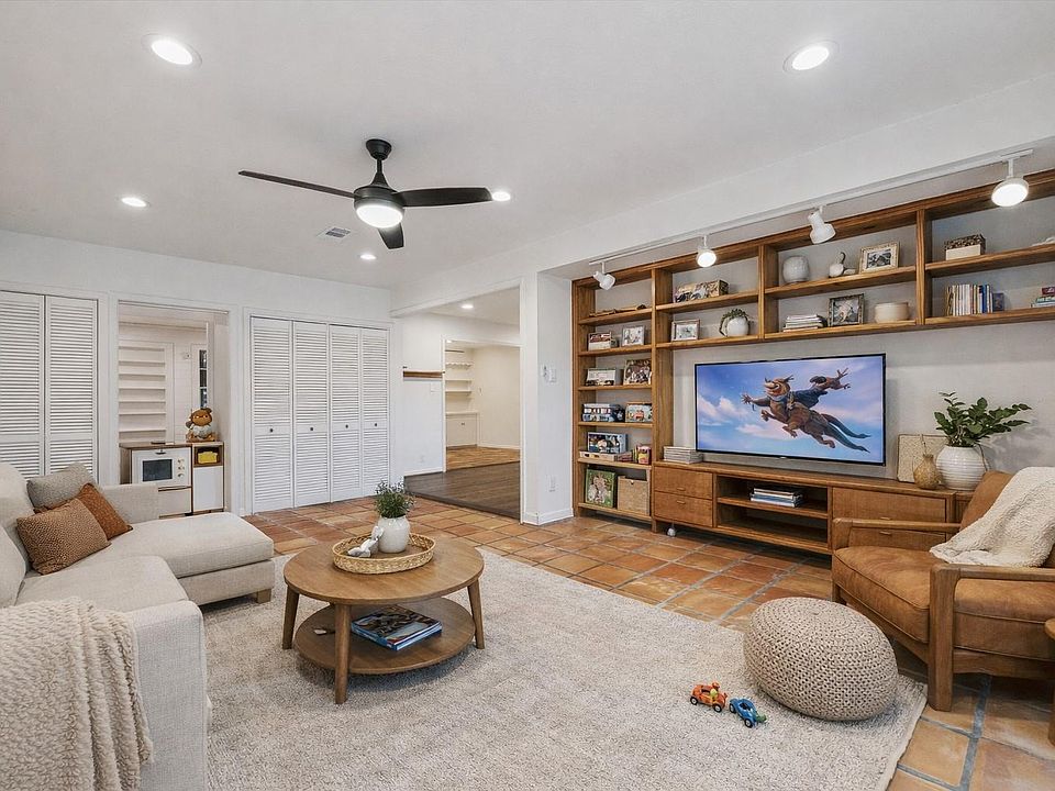 1st image of 7262 Roos Rd