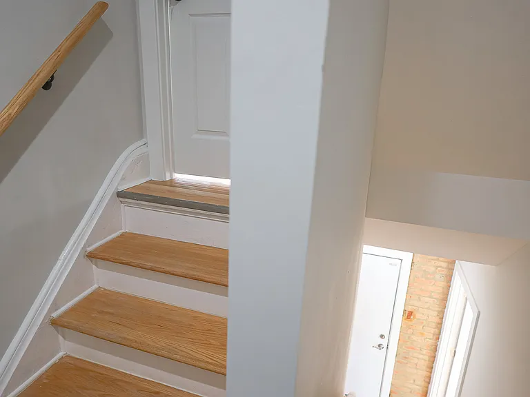 652 Delhi Ave — Photo 15