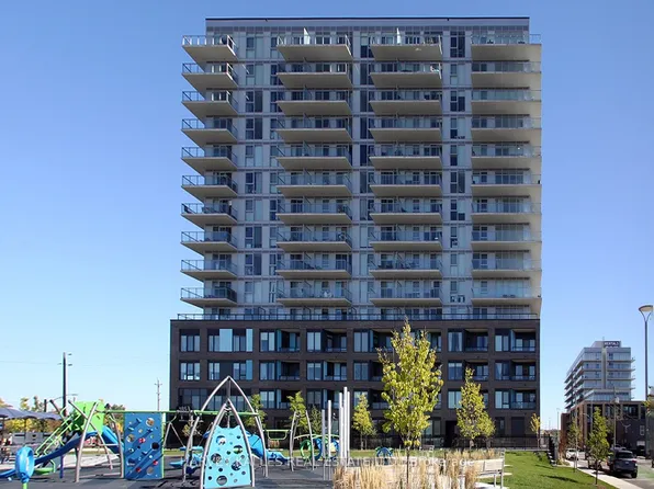 185 Deerfield Rd #305, Newmarket, ON L3Y 0G7