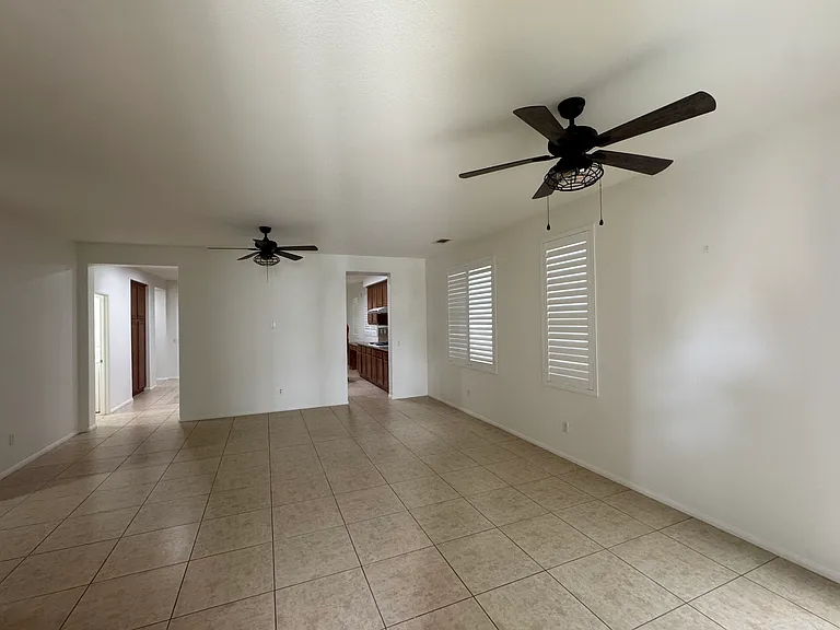 79667 Winsford Dr — Photo 8