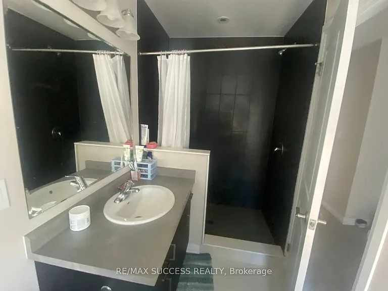 80 Progress Cres — Photo 26