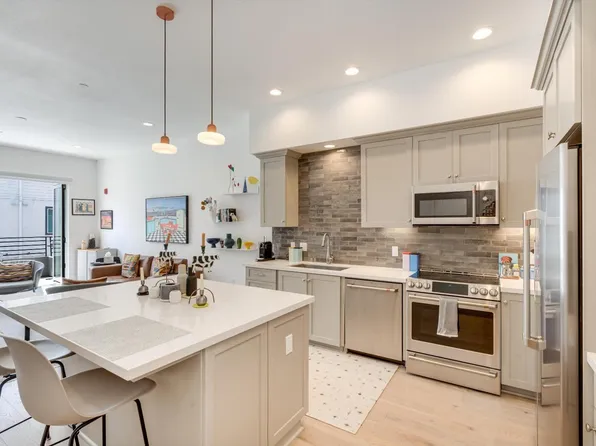 1655 - 207 Second Street, Napa, CA 94559