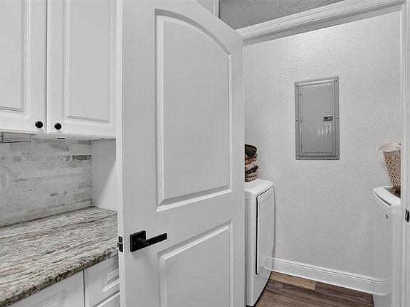 5th image of 4221 W SPRUCE STREET #2215