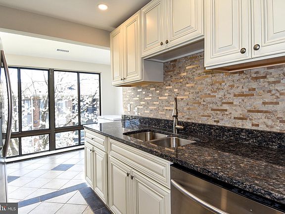 4th image of 18032 Chalet Dr #26302