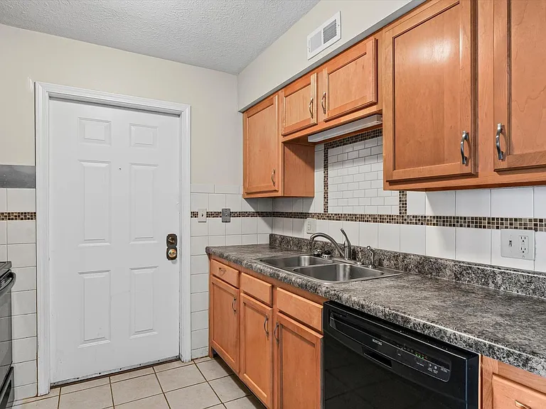 123 S Regency Dr — Photo 30