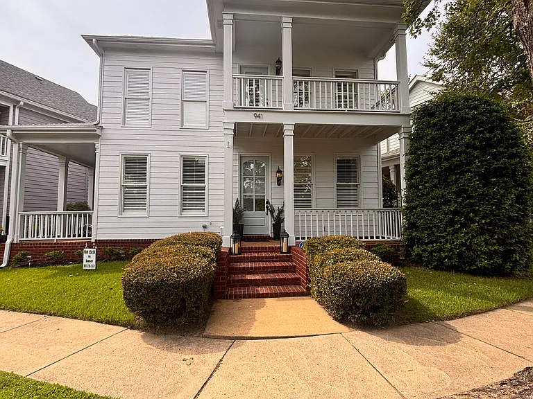 941 Harbor Bend Rd — Photo 1