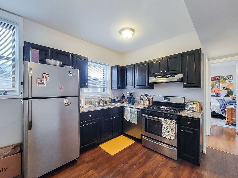 1st image of 3710-14 N Sheffield Ave #3712-304