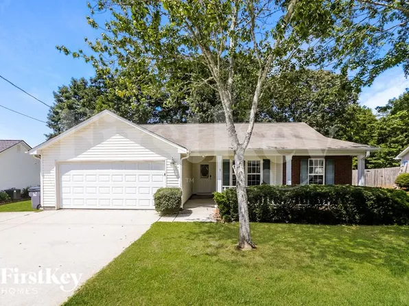 189 Waters Edge Dr, Locust Grove, GA 30248