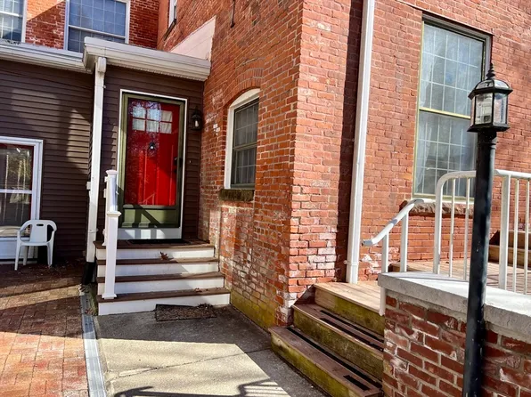 124 College St APT 2, South Hadley, MA 01075
