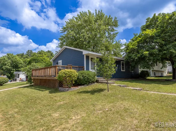 138 Lincoln Ct, Rockford, MI 49341