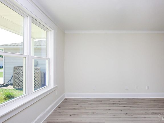 4th image of 1095 Antigua Cir