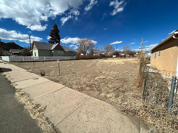 2nd image of 307 E Godding Ave