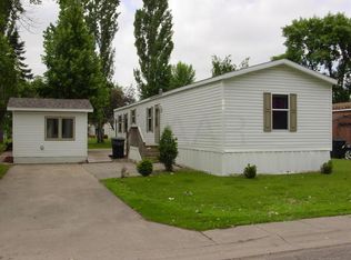 2505 Lawndale Rd, Grand Forks, ND 58201
