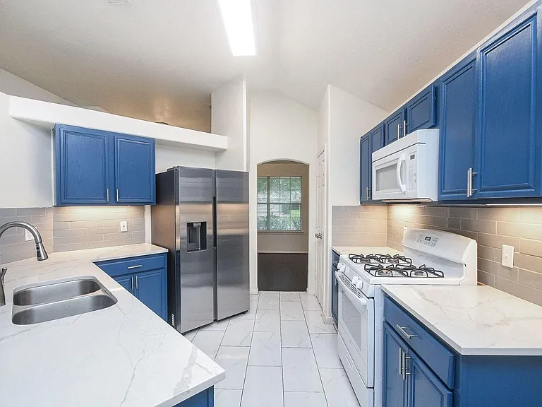 13911 Sorrel Grove Ct — Photo 5
