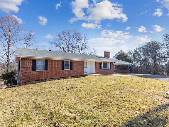 3rd image of 133 Woodside Dr