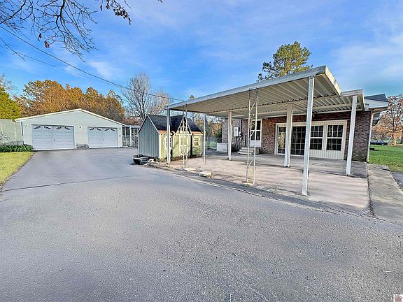 3rd image of 218 Cascade Hills Ln