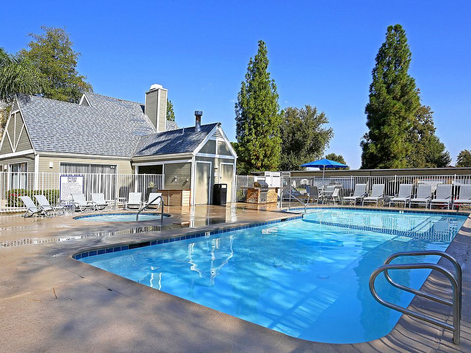 Relaxing spa next to the pool