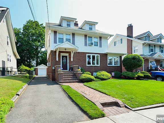 2nd image of 76 Poplar St