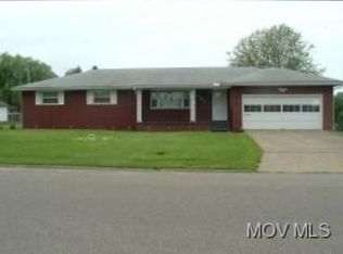407 Walnut St, Belpre, OH 45714
