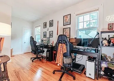 3 bed, 1.5 bath, 1960 sqft, $3,900 — Photo 4