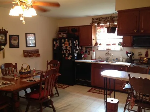 1021 Catalina Dr, Dayton, OH 45449
