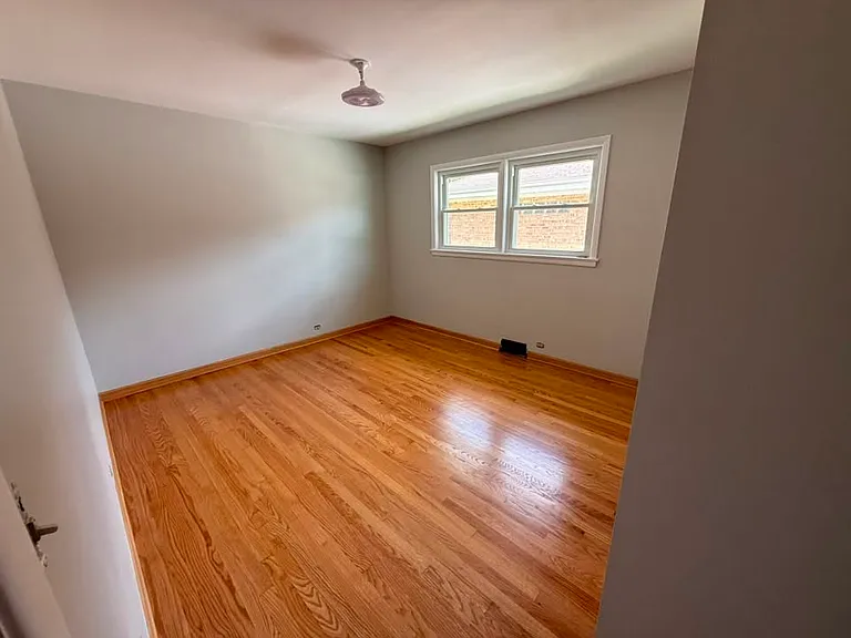 8447 N Oriole Ave — Photo 9