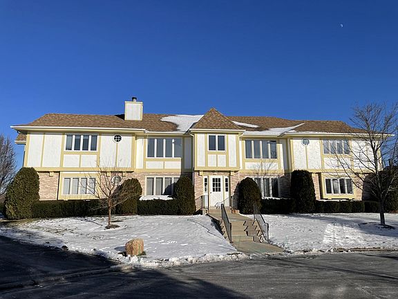 2nd image of 11 Saint Moritz Dr Unit 201