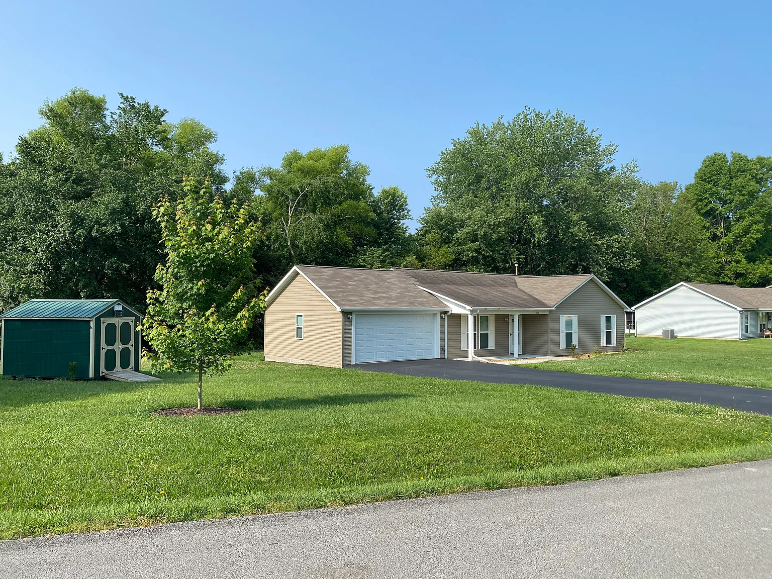 3 bed, 1230 sqft, $1,700 — Photo 2