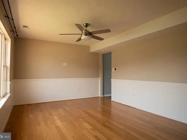 501 Emily Ln — Photo 2