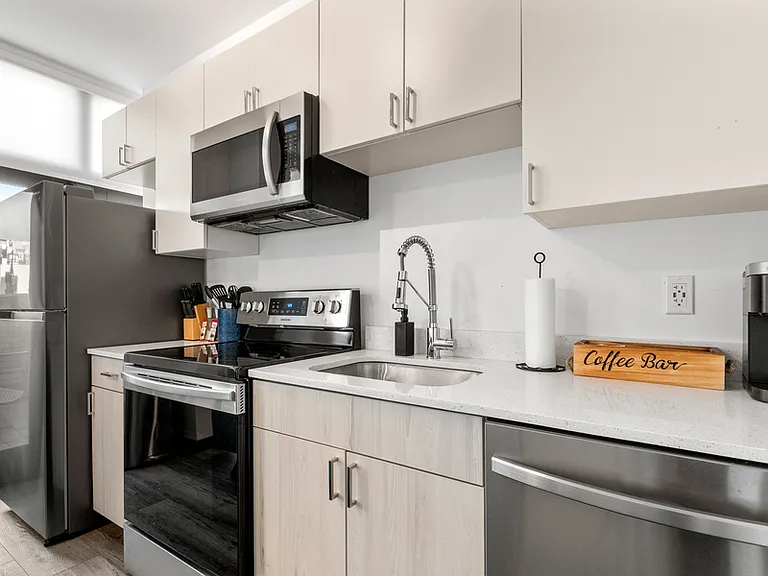 Exhibit A2 Apartments — Photo 14