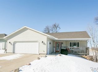 1904 E Tracy Ln, Sioux Falls, SD 57103